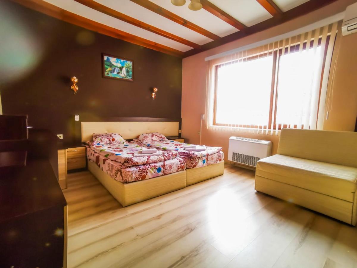 Hotel Alikante Sarnitsa Buitenkant foto