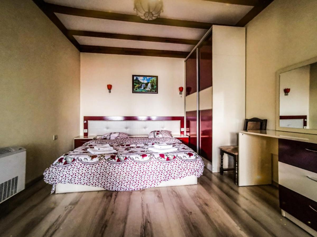 Hotel Alikante Sarnitsa Buitenkant foto