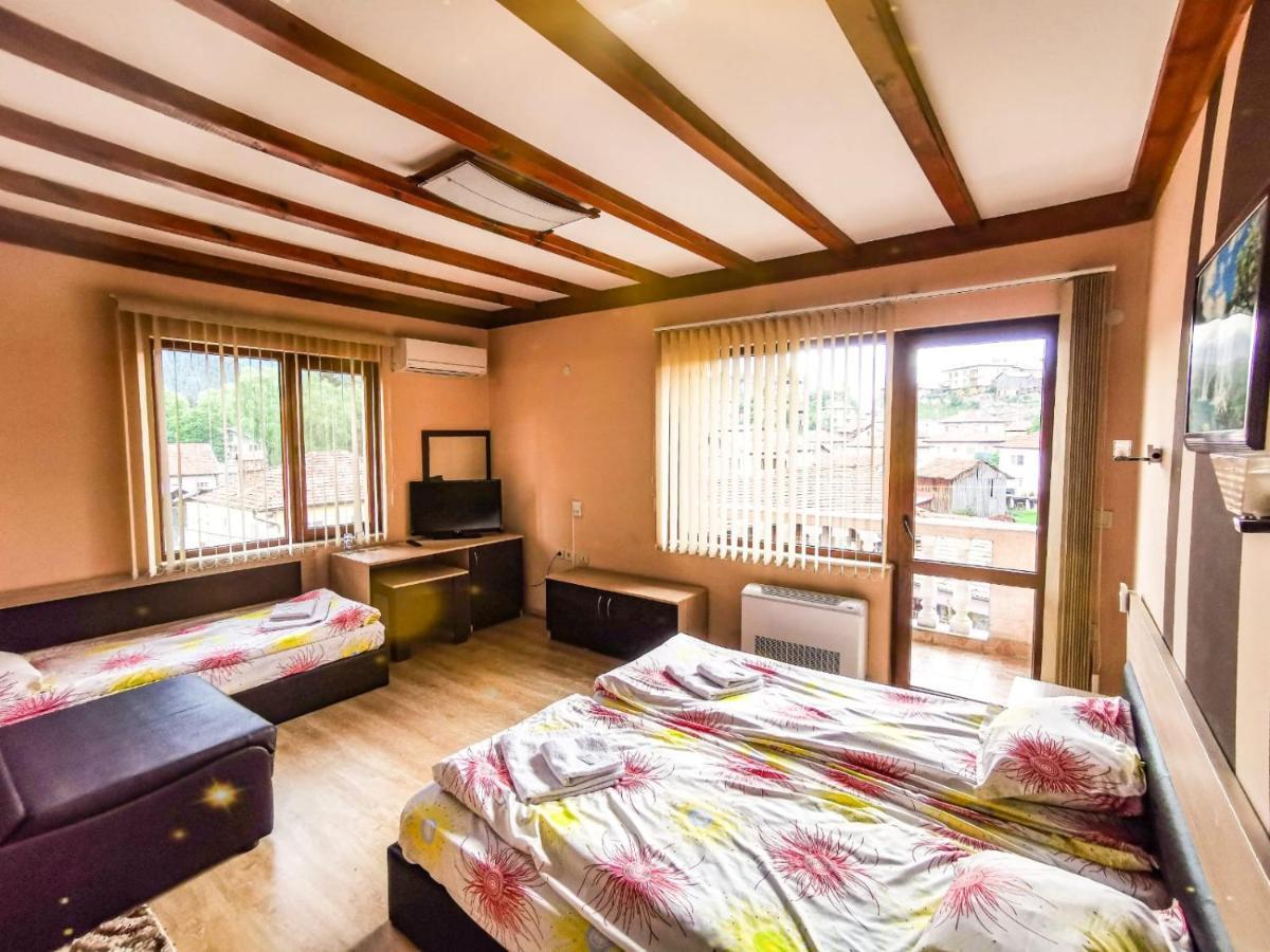 Hotel Alikante Sarnitsa Buitenkant foto
